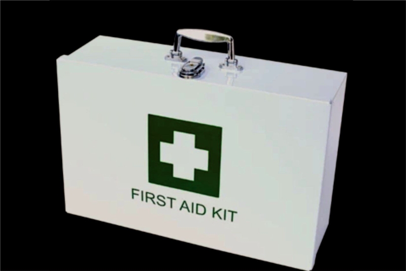Medium First Aid Kit - Regulation 7