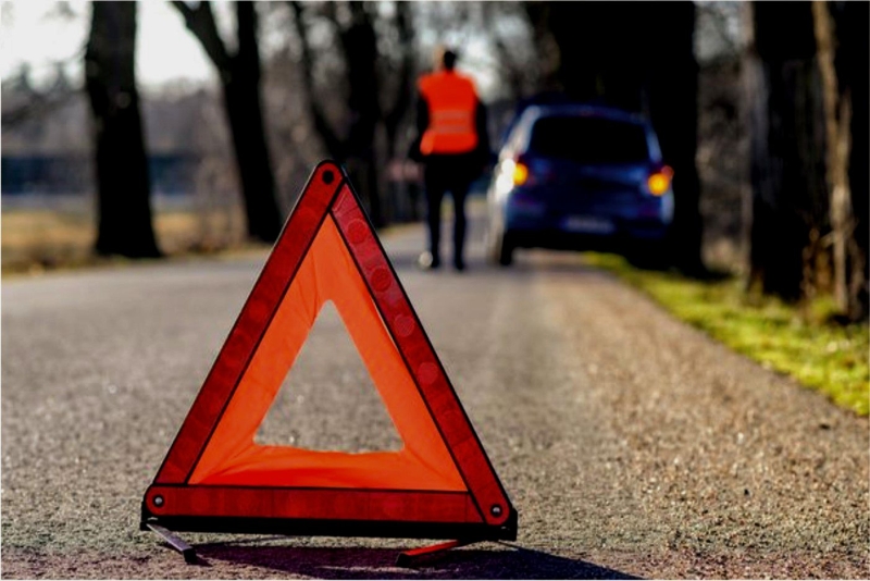 Road Triangle - Reflective